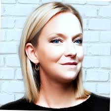 Mary Drye's Instagram, Twitter & Facebook