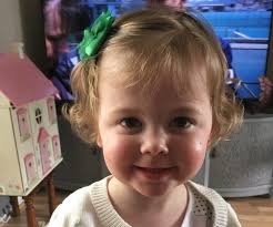 Heartwarming video shows toddler wanting to cuddle her key worker nain