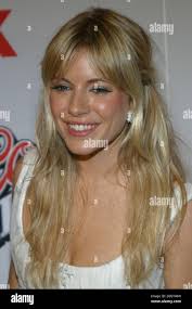 Sienna miller 2003 immagini e fotografie stock ad alta risoluzione