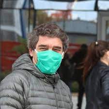El ministro de salud bonaerense, fernán quirós, señaló este sábado en contra de la forma en que el gobierno nacional abordó inicialmente la adquisición de vacunas contra el coronavirus y consideró que argentina debería haber tenido más alternativas y no enfocarse tanto en la compra de dosis. Fernan Quiros Fernanquirosba Twitter