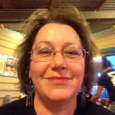 How to deter a neighbor's cat from entering my home in Takaro?