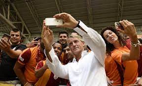 Yıldız ve şampiyonluk coşkusu galatasaray'ı yakından. Galatasarayli Oyunculardan 4 Yildizli Gonderme Ntv