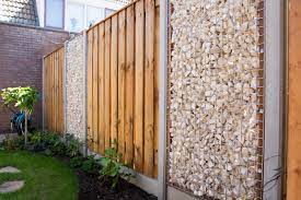 houten schutting met steenkorven houten schuttingen schutting tuin schutting