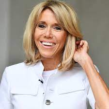 Coiffures femmes 50 ans et plus 23. 1001 Modeles Sublimes De Coupe De Cheveux Pour Femme De 60 Ans