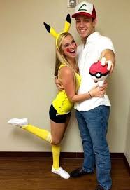 Halloween Kostume 2019 Wie Genial Sind Denn Diese Pokemon Kostume Pokemon Kostume Paare Kostume Halloween Kostum