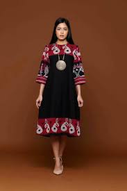 Modifikasi kain tenun jadi gaun panjang kembang : Model Dress Kain Tenun Pigura