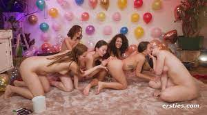 The Hottest Lesbian Babes From Ersties - RedTube