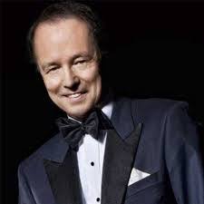 Dale Salwak's Instagram, Twitter & Facebook