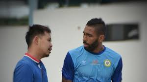 Kariyer sayfasında demerson bruno costa isimli futbolcunun sezon bazında takımının yer almış olduğu turnuvalardaki maç, gol, asist, sarı kart, kırmızı kart, oyuna girme, oyundan alınma. Batal Gabung Barito Eks Pemain Chapecoense Gabung Klub Malaysia Indonesia Bola Com