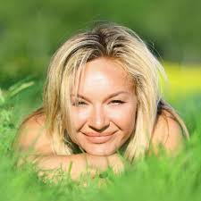 Mich hat die Sommergrippe erwischt. Melde mich bei euch, sobald ich wieder  fit bin. Liebste Grüße, Anita