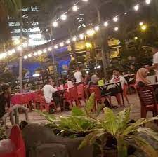 Sembang teh tarik kembali lagi dengan musim ketiga yang dihoskan oleh dato' ac mizal menjemput artis menaiki kereta 'vintage' dan berbual menceritakan tentang kisah hidup seseorang artis. Sembang Teh Tarik Restaurant Beitrage Pulau Langkawi Speisekarte Preise Restaurant Bewertungen Facebook