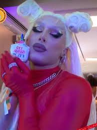 Jean Paul Gaultier vai destinar 10% das vendas dos perfumes Classique e Le  Male para Associação da Parada LGBT+ de SP