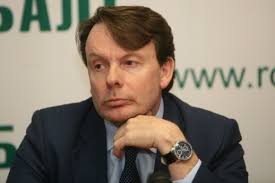 Andrew Pyne did not desert the position of Avianova's managing director