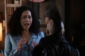 Maggie montre à macy, harry et charity l'étrange pièce sous le manoir, mais ils apprennent vite à quel point il est dangereux que mel et maggie changent de corps et de pouvoirs. Critiques Series Charmed 2018 Saison 1 Episodes 14 Et 15 Critiques Series Et Cine Actu Breaking News Ca Deborde De Potins