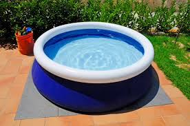 Que mettre sous une piscine hors sol ?