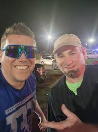 I didn't expect the green shirt 😭😭😭😭😂 Cc