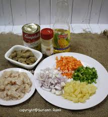 1/2 ekor ayam dipotong kecil, 1 biji bawang besar, 3 ulas bawang putih, 1 ruas/bahagian halia, 1 bunjut rempah sup, 4 biji kentang, 1 biji lobak merah (sederhana), 1 sudu besar minyak masak, 2 sudu kecil garam, sedikit serbuk lada hitam, daun sup dan daun bawang untuk taburan. Jom Masak Chicken Pie Step By Step Mudah Dan Sedap