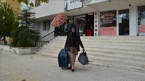 Fatma özmen adlı kullanıcının en iyi panoları. Bilezigini Bozdurup Aldigi Bir Canta Kiyafetle Is Sahibi Oldu