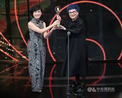 주기적으로 영상 올라오니 많이들 팔로 해주세요. å¼µå°ç‡•å•æ¯è¦ªé ˜é‡'é˜çµ‚èº«æˆå°±çŽæ„Ÿæ€§èªªå†è¦‹ å¨›æ¨‚ é‡é»žæ–°èž ä¸­å¤®ç¤¾cna