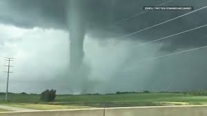 Now all tornado has been changed to manual. Video Lovec Bouri Natocil Tornado Z Bezprostredni Blizkosti Seznam Zpravy