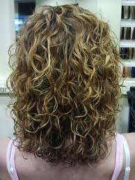 A real miracle for when it comes to hairstyle comebacks, perm hair is king! Big Curls Highlights Medium Length Short Permed Hair Permed Hairstyles Long Hair Styles