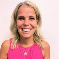 Congratulations to all 35 associates who completed our Emerging Leaders  Program this month! They have worked hard and focused