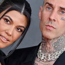 Kourtney Kardashian : son mari Travis Barker transporté en urgence à  l'hôpital