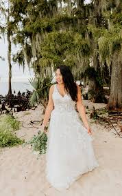 Romantic Lace Wedding Dress With Long Sleeves Stella York Wedding Dresses Wedding Dresses With Straps York Wedding Dress Wedding Dresses