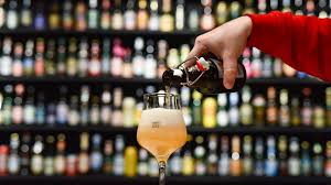 Die hamburger biermarke astra erlaubt sich in den sozialen medien einen scherz. 2018 Wurde Mehr Bier Verkauft Das Bier Fliesst Wieder