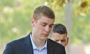 Pai de estuprador diz que filho não deve ser punido por 'ato de 20 minutos' 