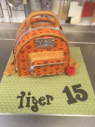 Ein Susser Rucksack Mcm Motivtorten Kuchen Yummy Nachtisch Tortendeko Wasdasherzbegehrt Motivtorten Einfacher Nachtisch Torten Deko