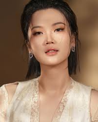 Abigail Lim 声琪| @rise_.co 开创以来终于轮到我好好拍一组专业肖像写真照了🥰 谢谢大摄影师@tanhuichuan135  记录自己温柔的一面谢谢@