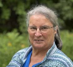 Gail Pare's Instagram, Twitter & Facebook