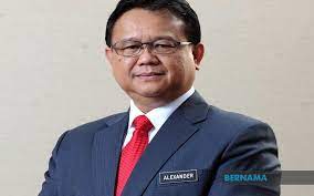 Datuk alexander nanta linggi (born 16 june 1958) is a malaysian politician from the united traditional bumiputera party (pbb) currently serving as member of parliament (mp) of alexander is the grandson of sarawak leader jugah anak barieng and the son of former politician leonard linggi. Bernama Alexander Nanta Linggi Terajui Kpdnhep