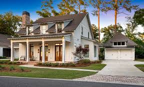 Fairhope Cottage Living—For more, visit Maple Lane