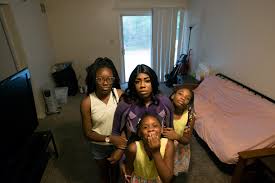 A Portsmouth apartment complex is evicting 60 people. Tenants say the  complex dropped the ball.