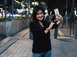 +41 21 692 11 11 fax. Navigating Through A Postfeminist Social Media Culture Young Females Experiences Of Health And Wellbeing Mestories Esspace Recherche