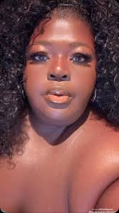 Joy Amor (Plus Size Fashion)