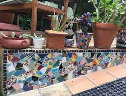 Get garden design ideas from these elegant yards 5 videos. Mosaic Garden Wall Using Tiles And Broken China Mosaic Tile Art Mosaic Garden Mosaic Projects