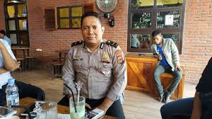 Nah dari sini, ia menemukan kejanggalan. Oknum Petugas Samsat Bulukumba Dilapor Ke Polisi Kanit Regident Dia Bukan Pegawai Tribun Timur