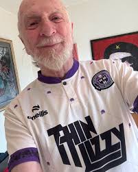Got my Bohemians FC Thin Lizzy football shirt ! Thanks to Fran in Universal  Records and Bohs for this beauty. Love it 😍 @bfcdublin #bohemians  #football #thinlizzy #jimfitzpatrick #logos