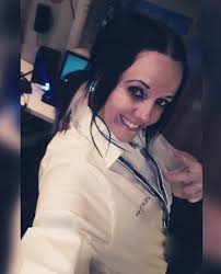 Anemone (35) satser i en musikksjanger de fleste trodde var død etter  90-tallet: