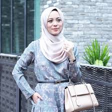 Pengarah urusan fashionvalet.com dan the duck group. Vivy Yusof 3 Life Is Wonderful Journey