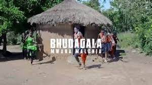Mwana budagala madiludilu bhudagala mwana malonja yamuse official video youtube download lagu budagala mwanamalonja2020 4 7mb dan streaming. Mwana Budagala Madiludilu Download Lagu Budagala Mwanamalonja Madiludilu Metrolagu