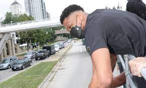 42 σημείωσε ο ντέβιν μπούκερ, «ζωγράφισε» κι. Quw77iuvdi7fkm