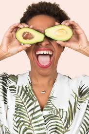 Avocado oil works like magic by reversing the natural process of aging in a natural way due to its high nutritional content. 8 Amazing Benefits Of Avocado Oil For Natural Hair