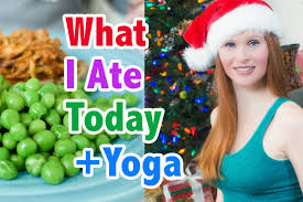 Cat and cow is the perfect yoga pose for beginners, as it is easy to perform, yet this basic pose is full of great mind and body benefits. Cooking Naked Tv On Twitter New Videos What I Ate Today For Lunch Cat Cow Pose Sexy Yoga On Cookingnakedtv1 Youtube Https T Co Rffciungvr Christmas Https T Co 45rokajbsh