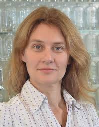 Lynette Holland's Instagram, Twitter & Facebook