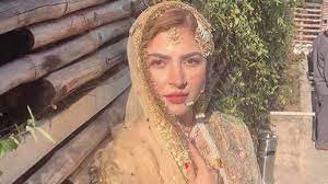 Your comfort and happiness is the most important thing! Naimal Khawar Wore Her Mom S Bridal Outfit For Her Nikkah Style Images