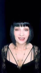 Making Of the artwork for „ÄTZEND“ 💄📸💿 Artwork by @juliancaramel Foto by  Dirty Harry Hair & Make Up by @jo_sysum_makeup #minaharker #ätzend #artwork